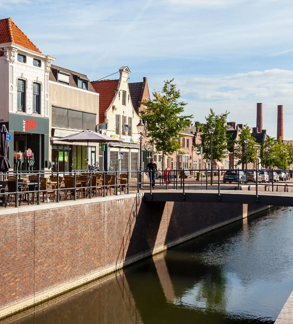 WONEN MET WATER, RUST<br/>EN VERBINDING